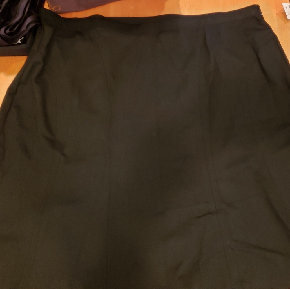New! Skirt